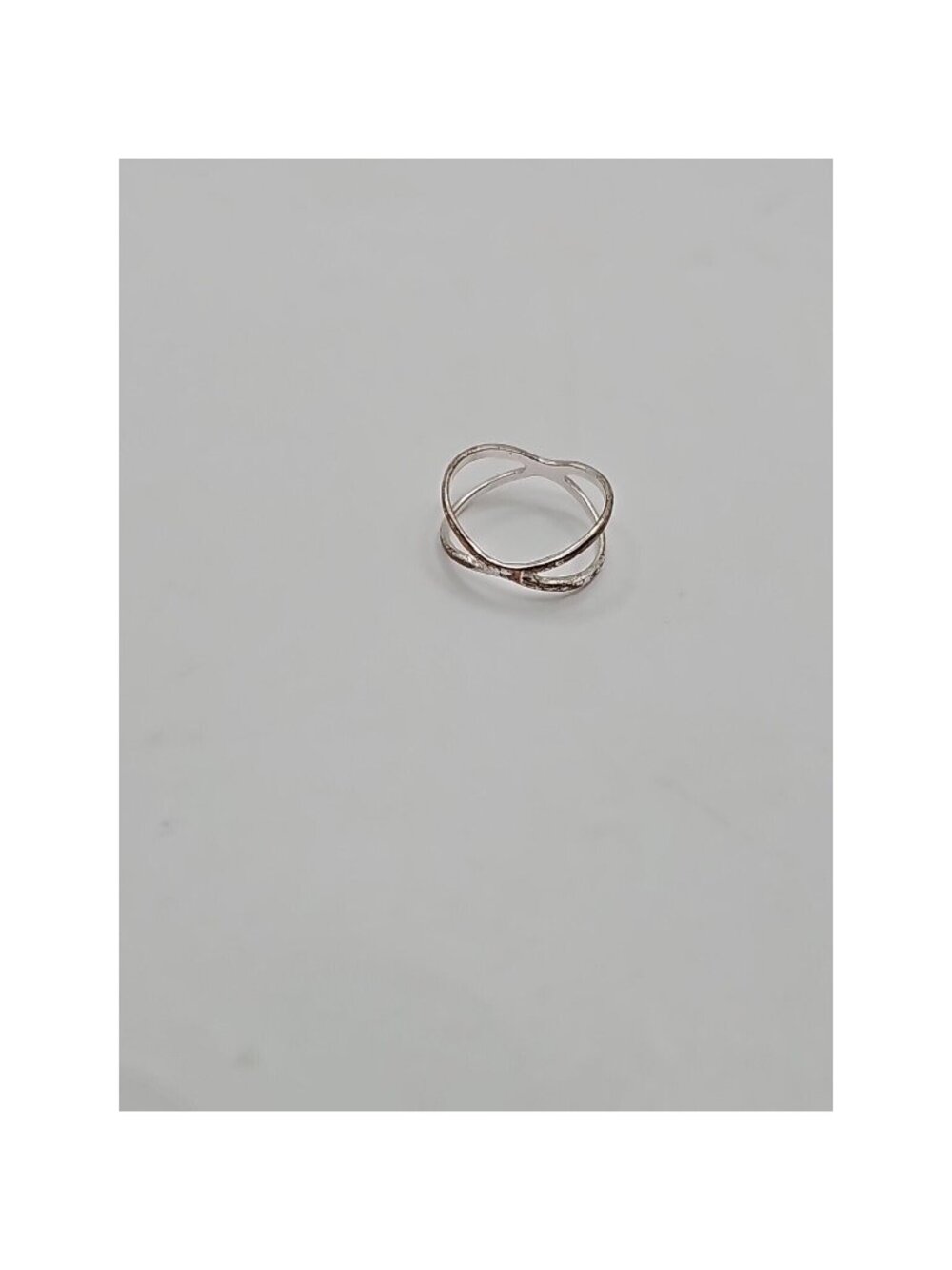 Ring Size 3.5 Silver Tone Criss Cross Style